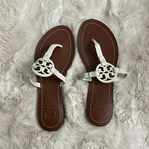 Tory sandal size 5 BRAND NEW